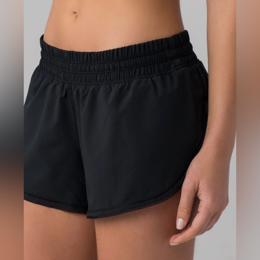 Lululemon Seek The Heat Short II (2.5") in Black